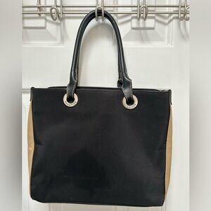 Kenneth Cole REACTION 2 Tone Black & Tan Bag, zipper top closure. Black lining.